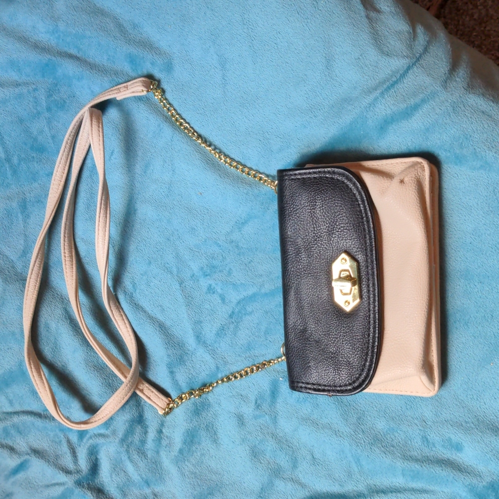 Steve Madden crossbody wallet